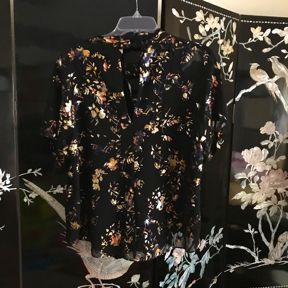 🐼metallic top - Picture 2 of 5